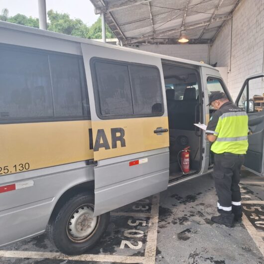 Prefeitura faz vistoria em transporte escolar para renovação de alvará