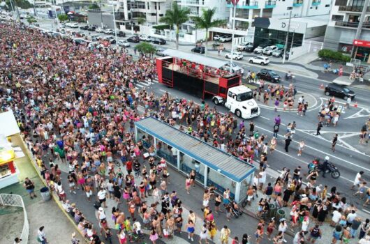 Carnaval em Caraguatatuba supera expectativas e reúne mais de 400 mil pessoas