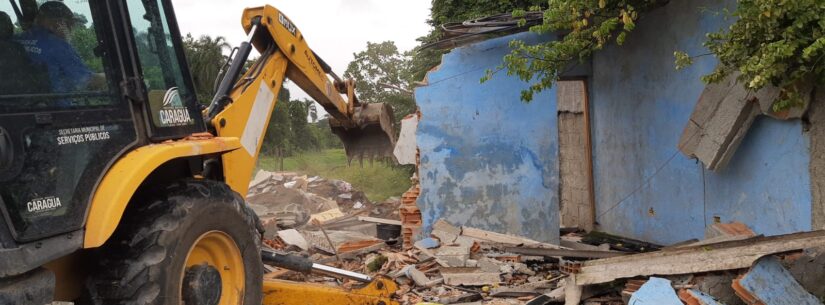 Prefeitura de Caraguatatuba demole obra irregular em Área de Preservação Permanente no Travessão