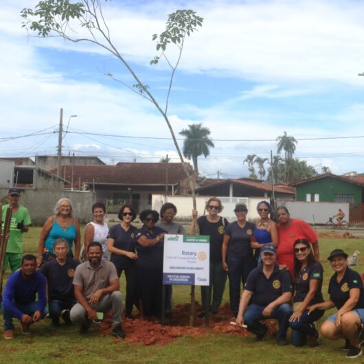 Rotary Club de Caraguatatuba, unidade Poiares, adota Praça no Massaguaçu