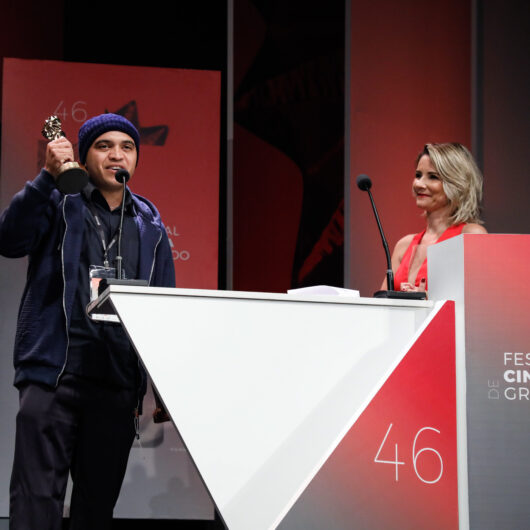 Premiado roteirista Fabio Rodrigo realiza oficina de cinema periférico em Caraguatatuba Premiado roteirista Fabio Rodrigo realiza oficina de cinema periférico em Caraguatatuba
