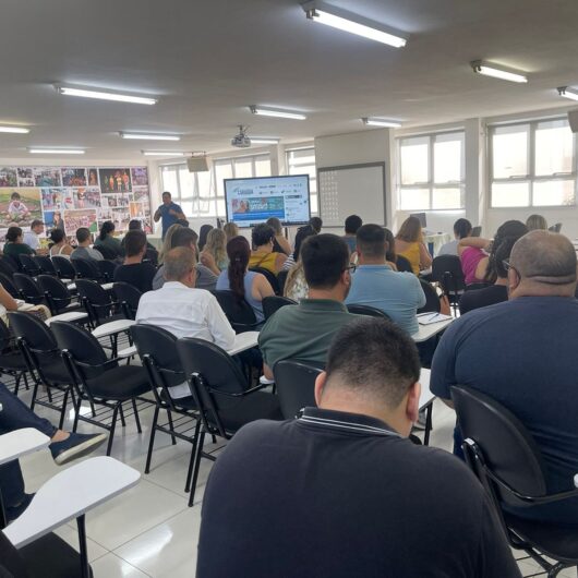 Servidores da Prefeitura de Caraguatatuba participam de reunião com foco na Nova Lei de Licitações e Contratos