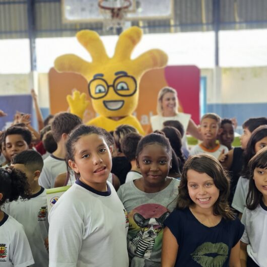 Prefeitura entrega materiais didáticos e lúdicos do Programa MenteInovadora nas escolas municipais