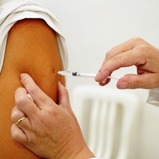 Caraguatatuba inicia vacinação contra gripe na segunda-feira