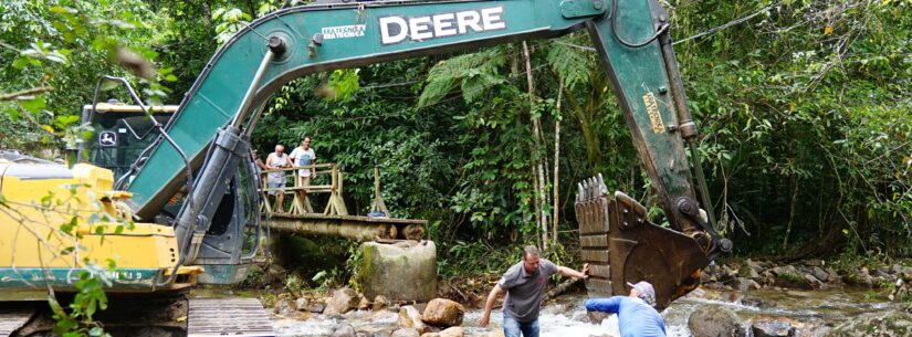 Prefeitura finaliza reconstrução da ponte de pedestres do Cantagalo/Colibri