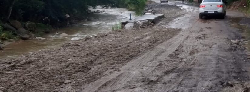 Prefeitura continua trabalho de limpeza e reconstrução de bairros após chuva de cabeceira