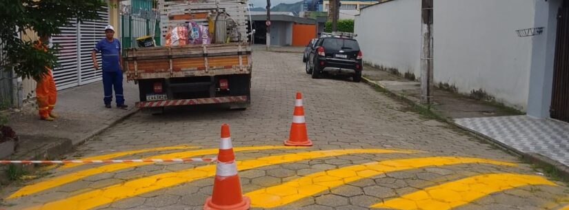 Prefeitura de Caraguatatuba renova sinalização de solo em diversos bairros