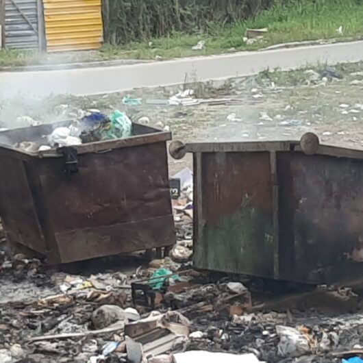 Prefeitura de Caraguatatuba registra ato de vandalismo em caçambas de lixo