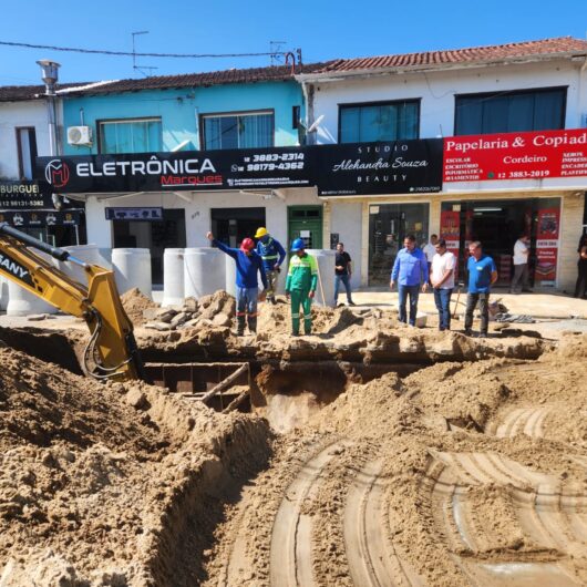 Prefeito de Caraguatatuba vistoria mais uma obra de drenagem na região central