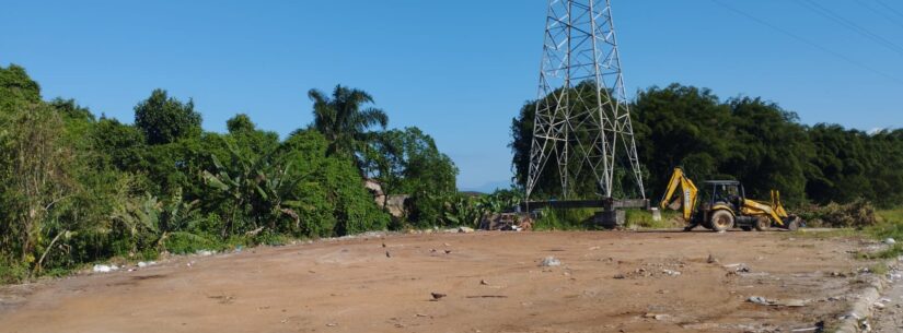 Prefeitura multa empresa por manter área para descarte irregular de entulhos no Gaivotas