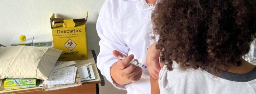 Secretaria de Saúde de Caraguatatuba reforça atualização de vacinas em escolas do município