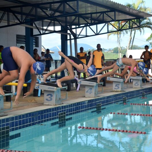 Prefeitura de Caraguatatuba suspende aulas na piscina grande do Cemug