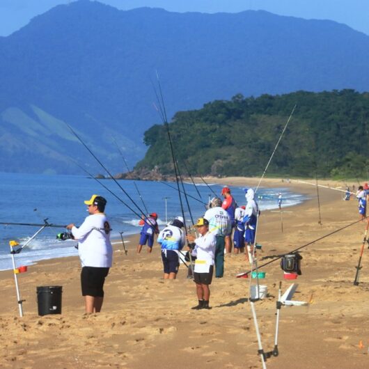 Campeonato Paulista de Pesca reúne 100 competidores e arrecada 120 kg de alimentos para instituições sociais