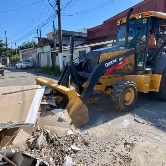 Prefeitura prossegue com serviços de limpeza e Bota-fora em vários bairros