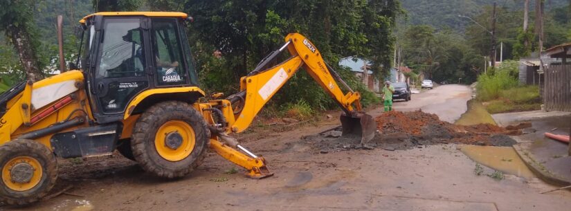 Prefeitura executa obra para melhorar escoamento de águas pluviais em rua do Massaguaçu