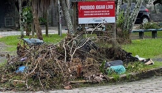 Prefeitura de Caraguatatuba instala 60 placas proibindo descarte irregular de resíduos em pontos da cidade