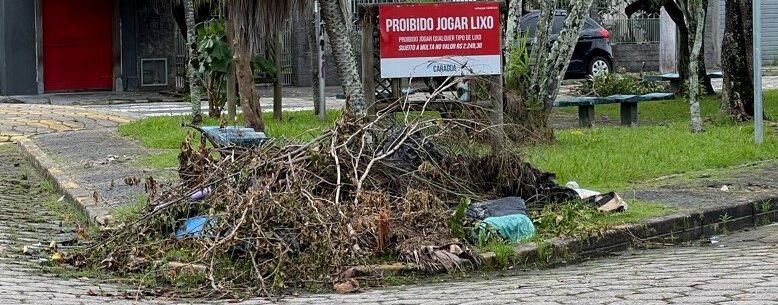Prefeitura de Caraguatatuba instala 60 placas proibindo descarte irregular de resíduos em pontos da cidade Prefeitura de Caraguatatuba instala 60 placas proibindo descarte irregular de resíduos em pontos da cidade