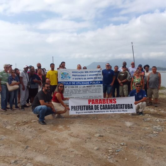 Associação de Pescadores de Angra dos Reis visita obras do Enrocamento no Rio Juqueriquerê
