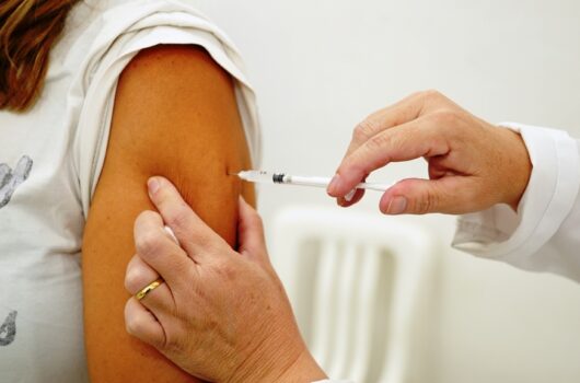 Caraguatatuba promove vacinação contra gripe no Centro a partir da próxima segunda-feira