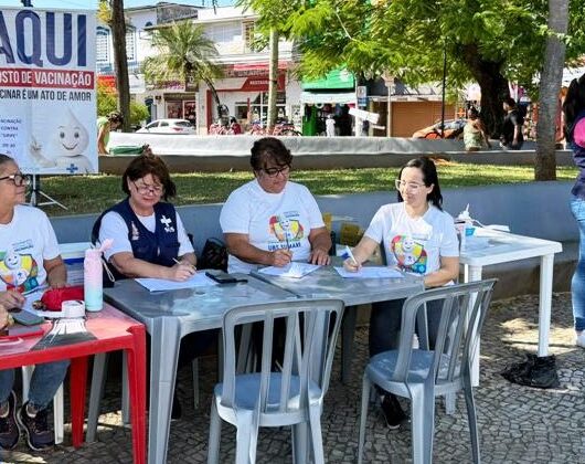 Vacinação contra gripe na Praça Cândido Mota segue até sexta-feira para toda população de Caraguatatuba