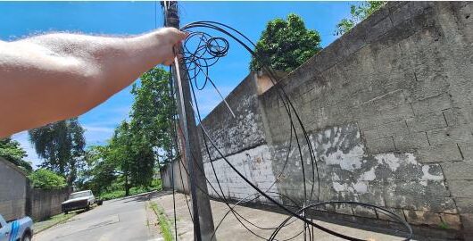 Prefeitura aciona MP por conta de fios e cabos caídos de concessionária em vias de Caraguatatuba