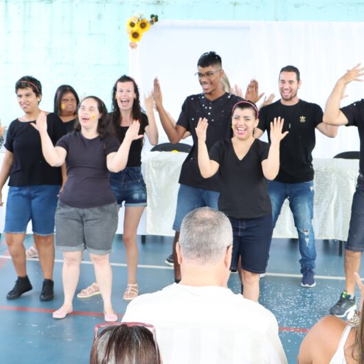 APAE de Caraguatatuba comemora 47 anos reunindo mais de 200 pessoas em cerimônia