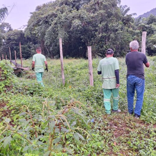 Prefeitura de Caraguatatuba impede tentativa de invasão em área pública no bairro Capricórnio