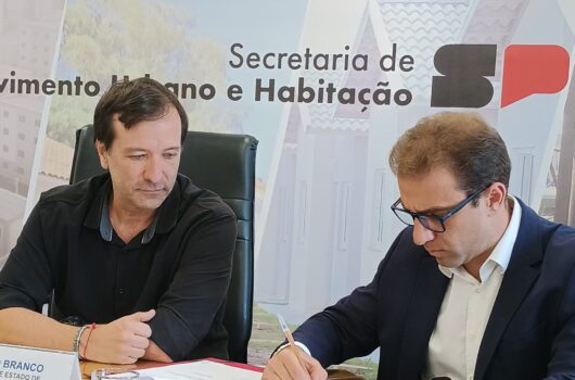 Caraguatatuba firma convênio com o Estado para acelerar a regularização fundiária e ampliar oferta habitacional Caraguatatuba firma convênio com o Estado para acelerar a regularização fundiária e ampliar oferta habitacional