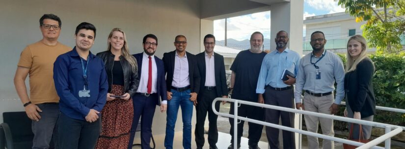 Retirada de fiação irregular e cabos caídos de postes é intensificada em Caraguatatuba Retirada de fiação irregular e cabos caídos de postes é intensificada em Caraguatatuba