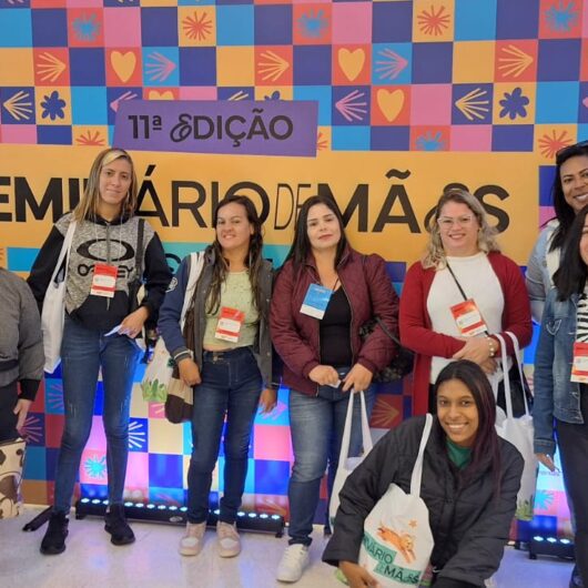 Mães atendidas pelo CREAS de Caraguatatuba participam de seminário nacional sobre maternidade Mães atendidas pelo CREAS de Caraguatatuba participam de seminário nacional sobre maternidade