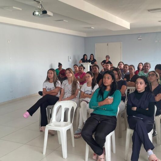 Agentes de trânsito ministram palestra na Casa de Saúde Stella Maris Agentes de trânsito ministram palestra na Casa de Saúde Stella Maris