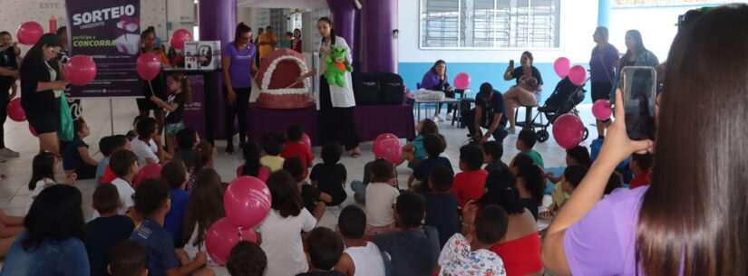 Pais e filhos participam da ação “Dentista na Escola” em Caraguatatuba Pais e filhos participam da ação “Dentista na Escola” em Caraguatatuba