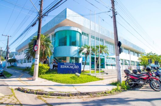 Secretaria de Educação de Caraguatatuba convoca 150 aprovados da seleção de agente de apoio escolar Secretaria de Educação de Caraguatatuba convoca 150 aprovados da seleção de agente de apoio escolar