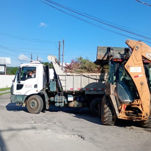Serviços de zeladoria urbana seguem em vários bairros de Caraguatatuba Serviços de zeladoria urbana seguem em vários bairros de Caraguatatuba