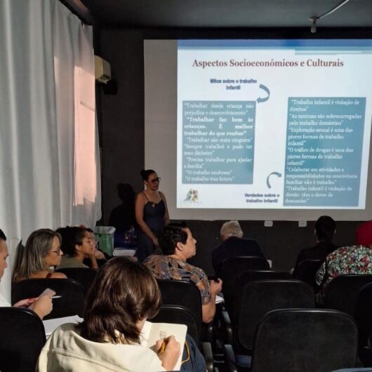 Caraguatatuba dá início às oficinas sobre Programa de Erradicação do Trabalho Infantil Caraguatatuba dá início às oficinas sobre Programa de Erradicação do Trabalho Infantil