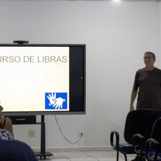 Inicia curso gratuito de LIBRAS na Sepedi Inicia curso gratuito de LIBRAS na Sepedi