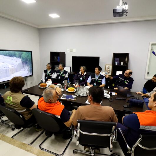 Representantes do governo japonês realizam visita técnica em Caraguatatuba e apresentam projeto da barreira Sabo Representantes do governo japonês realizam visita técnica em Caraguatatuba e apresentam projeto da barreira Sabo