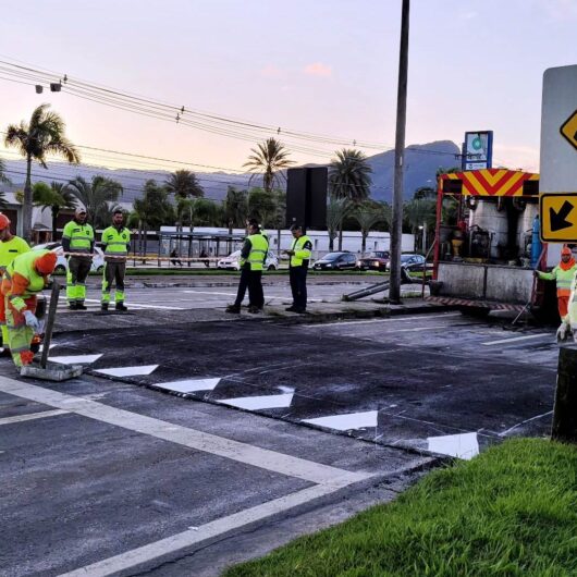 Passagem de Pedestres na Rodovia SP 55 é reinstalada no Pontal de Santamarina Passagem de Pedestres na Rodovia SP 55 é reinstalada no Pontal de Santamarina