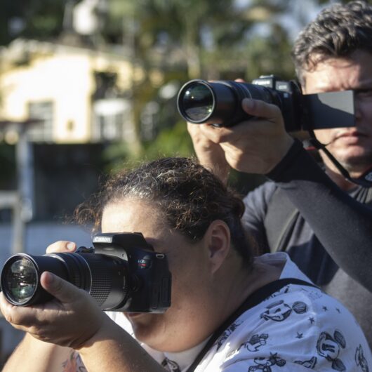 Saída fotográfica noturna explora luzes, cores e movimentos no Parque de Diversões Trombini neste sábado Saída fotográfica noturna explora luzes, cores e movimentos no Parque de Diversões Trombini neste sábado
