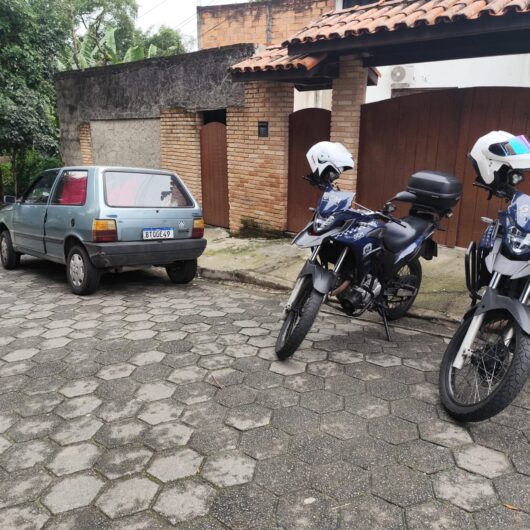 Guarda Civil de Caraguatatuba recupera veículo furtado no Centro Guarda Civil de Caraguatatuba recupera veículo furtado no Centro