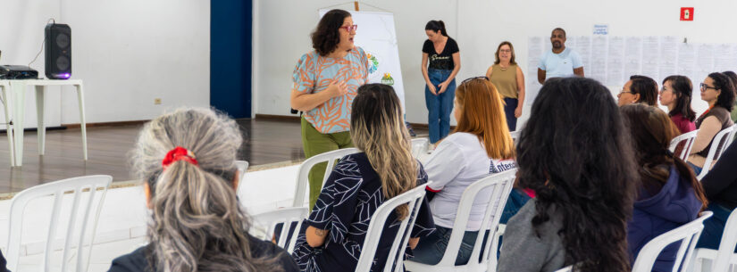 Pré-conferência de Assistência Social inicia escuta popular no Morro do Algodão Pré-conferência de Assistência Social inicia escuta popular no Morro do Algodão