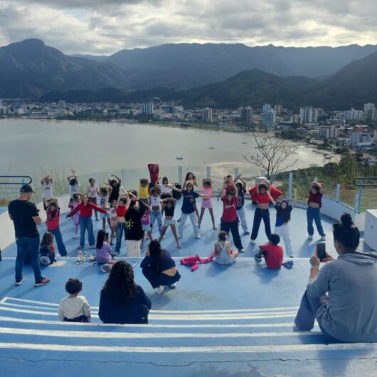 Governo Municipal realiza projeto piloto com crianças e jovens do residencial Getuba Governo Municipal realiza projeto piloto com crianças e jovens do residencial Getuba