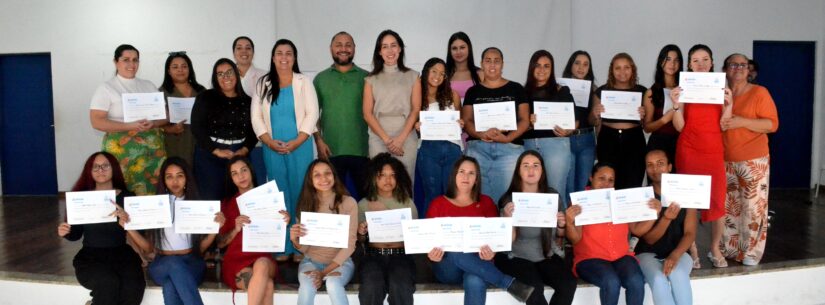 Caraguatatuba certifica 42 alunos em cursos de beleza oferecidos pelo Fundo Social e Secretaria de Assistência Social Caraguatatuba certifica 42 alunos em cursos de beleza oferecidos pelo Fundo Social e Secretaria de Assistência Social