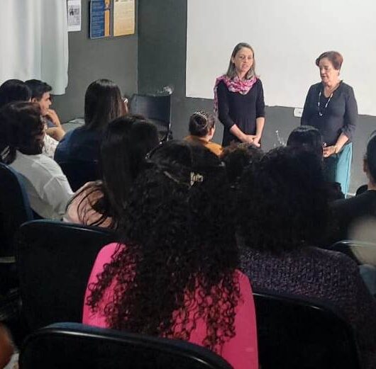 Alunos dos cursos de Auxiliar Administrativo e Auxiliar de RH realizado pelo Governo municipal e ETEC recebem certificação Alunos dos cursos de Auxiliar Administrativo e Auxiliar de RH realizado pelo Governo municipal e ETEC recebem certificação