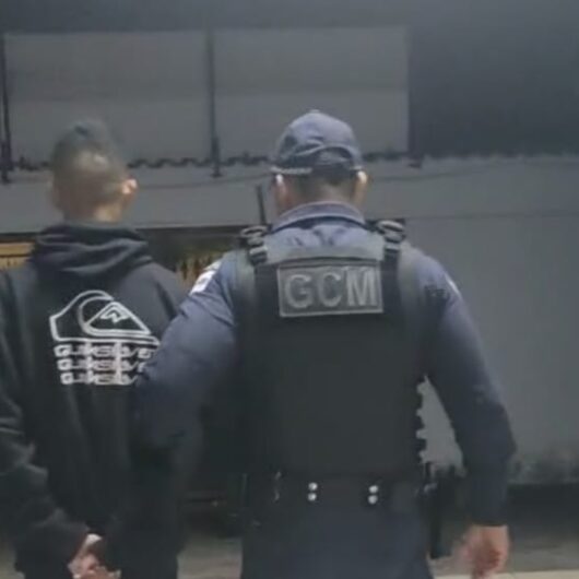 GCM e Polícia Civil apreendem dois adolescentes e investigam três homens por estupro coletivo em Caraguatatuba