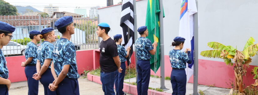 7ª turma da Guarda Mirim de Caraguatatuba tem primeiro dia letivo