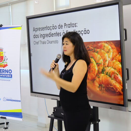 Encerramento da Trilha de Capacitação Caraguá a Gosto enfatiza importância da apresentação dos pratos na conquista do cliente Encerramento da Trilha de Capacitação Caraguá a Gosto enfatiza importância da apresentação dos pratos na conquista do cliente