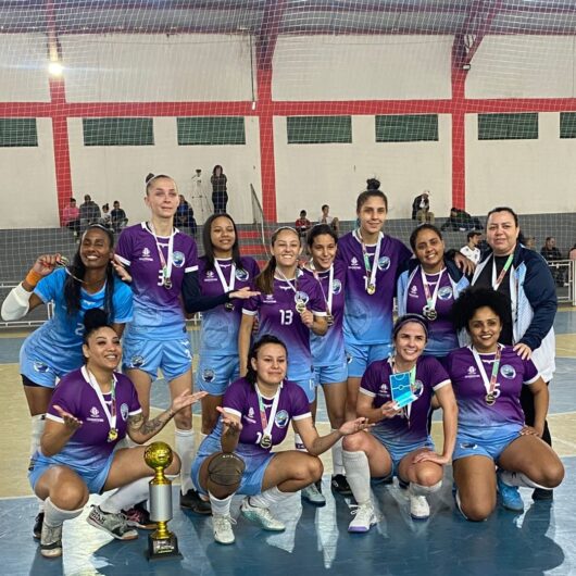 Caraguatatuba conquista 4ª Taça Paraibuna de Futsal Feminino com campanha invicta