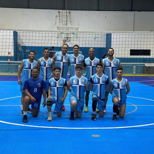 Copa Caraguá de Vôlei Masculino reúne seis equipes no Ginásio do Poiares Copa Caraguá de Vôlei Masculino reúne seis equipes no Ginásio do Poiares