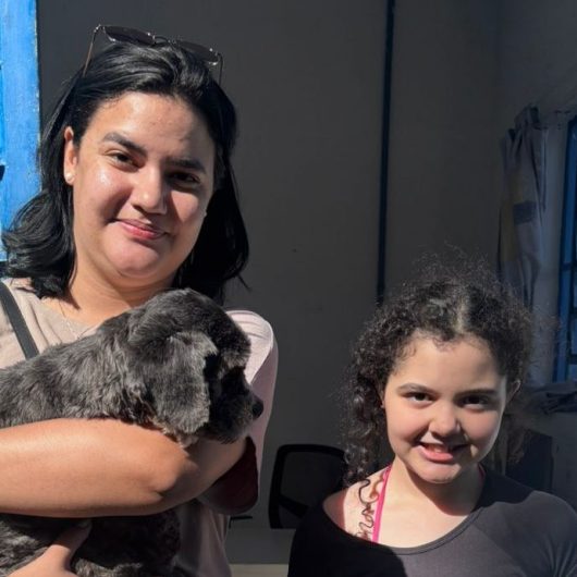 Três cães são adotados na feira de adoção do Centro de Controle de Zoonoses em Caraguatatuba